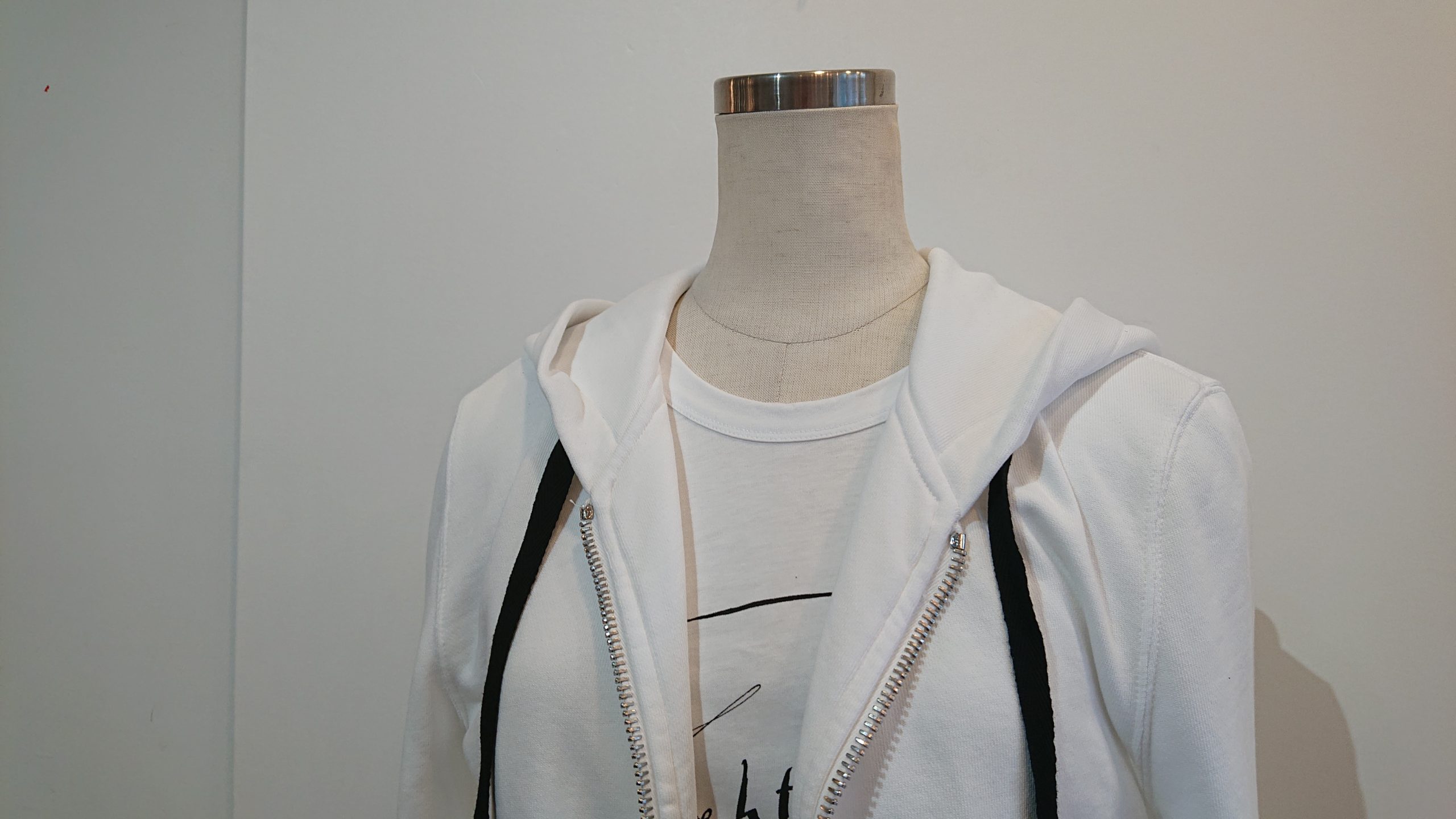 White zip up hoodie | DOUBLE VISION